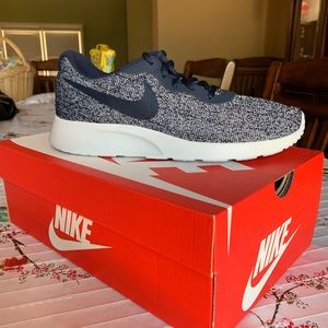 Nike Women’s Tanjun Indigo Size 9